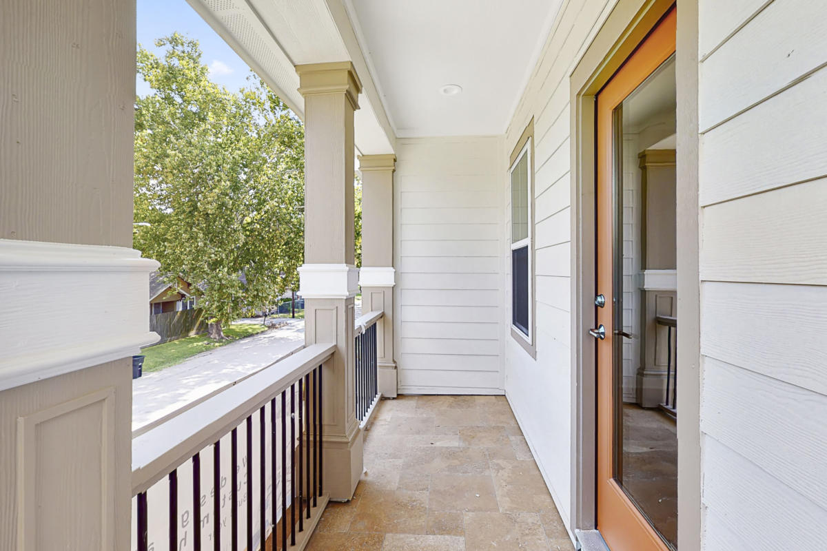 e27-Balcony_off_master_bedroom